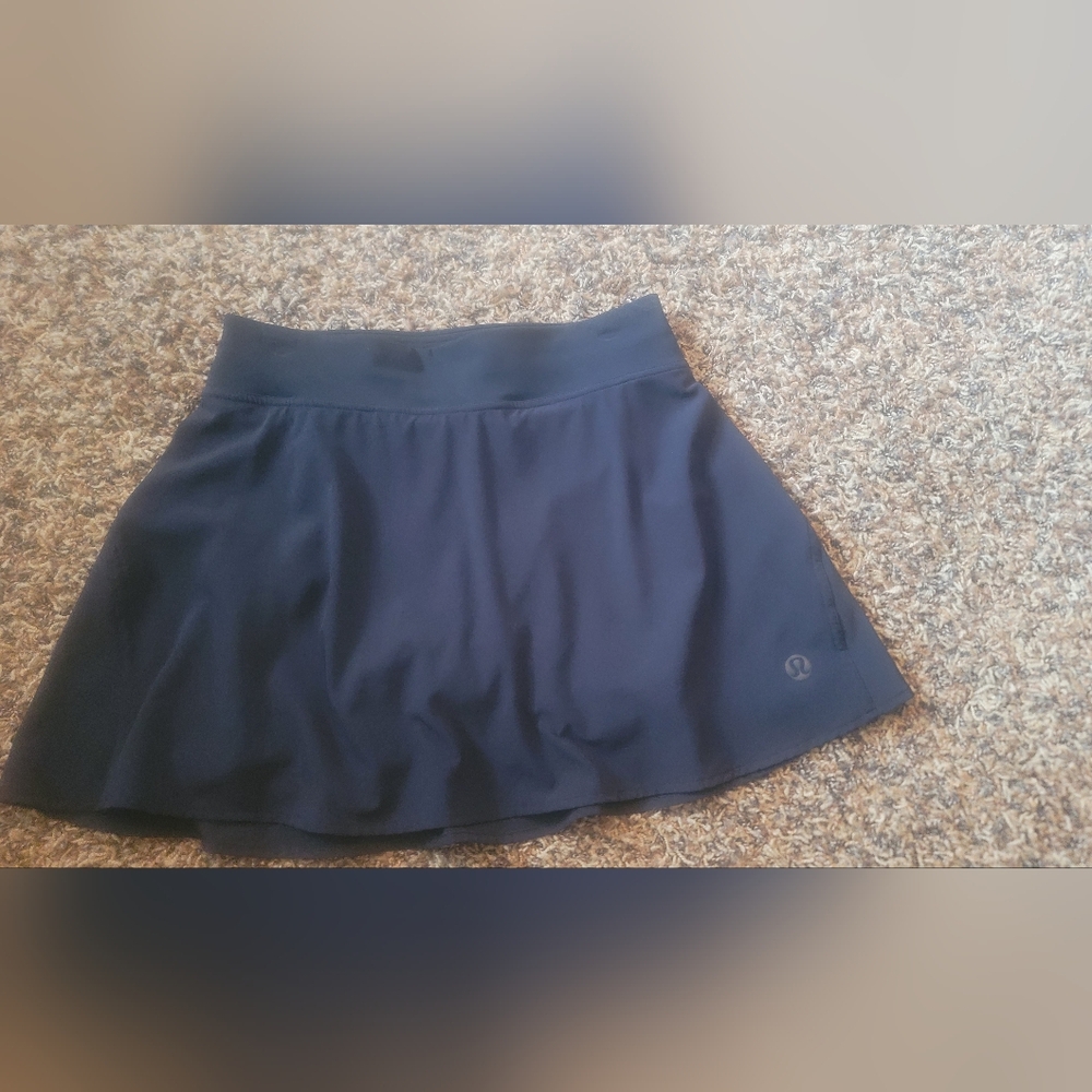 Lululemon Lightweight High-Rise Tennis Skirt. Size 4